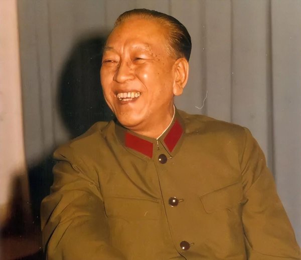 股票知识配资论坛 瑞典一位将军问耿飚：你当将军时带多少兵，耿飚说：大概十几万吧
